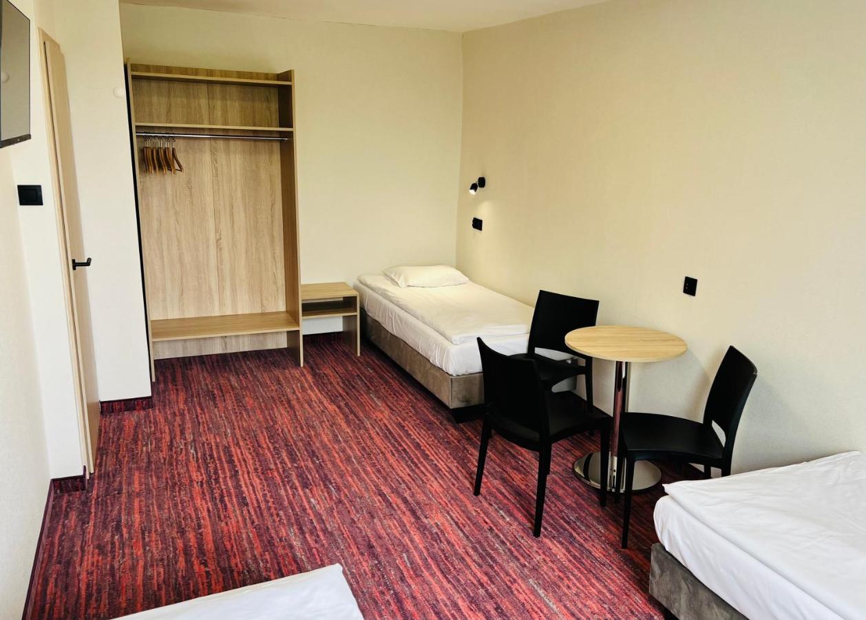 Hotel ROK Krakau Buitenkant foto