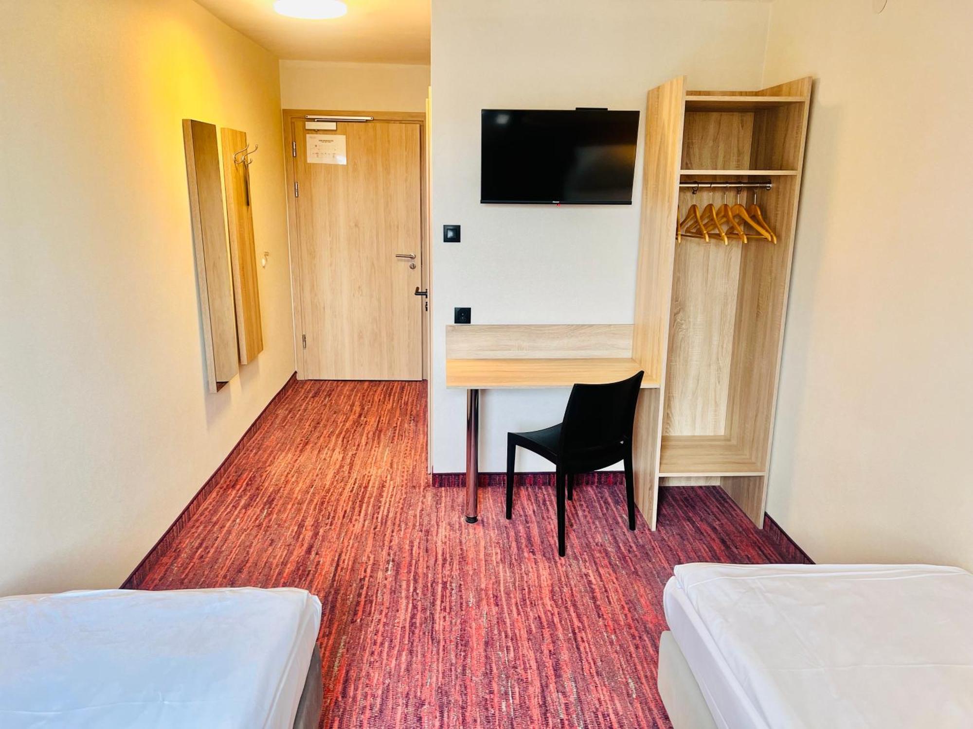 Hotel ROK Krakau Buitenkant foto